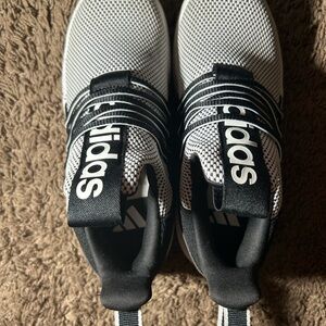 Adidas Lite Racer Adapt 7 kid' Slip-On Sneaker
Worn twice. Like new